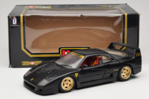 Ferrari F40 Črn z Zlatimi Kolesi Bburago 1:18 3032-B2 Kovina – slika 8 od 8