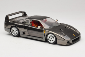 Ferrari F40 Chrome Black Bburago 1:18 3401-B1 Kovina – slika 6 od 8