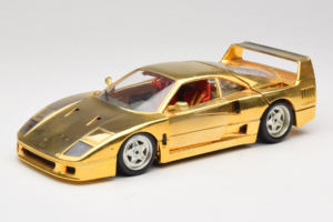 Ferrari F40 Chrome Gold Limited Edition 250 pcs Bburago 1:18 3332-G1 Kovina