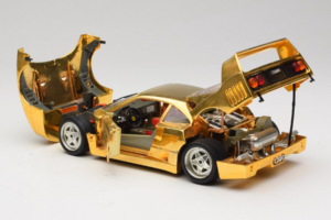Ferrari F40 Chrome Gold Limited Edition 250 pcs Bburago 1:18 3332-G1 Kovina – slika 5 od 8