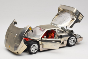 Ferrari F40 Chrome Silver Bburago 1:18 3401 Kovina – slika 2 od 8