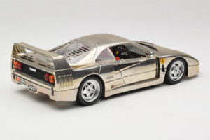 Ferrari F40 Chrome Silver Bburago 1:18 3401 Kovina – slika 3 od 8