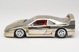 Ferrari F40 Chrome Silver Bburago 1:18 3401 Kovina – slika 4 od 8