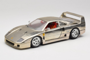 Ferrari F40 Chrome Silver Bburago 1:18 3401 Kovina