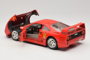 Ferrari F40 Club Deutschland Rdeč Bburago 1:18 3032-L3 Kovina – slika 5 od 8