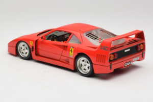 Ferrari F40 Club Deutschland Rdeč Bburago 1:18 3032-L3 Kovina – slika 7 od 8