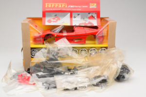Ferrari F40 Rdeč Model Kit Maisto 1:18 39822 Kovina – slika 2 od 2