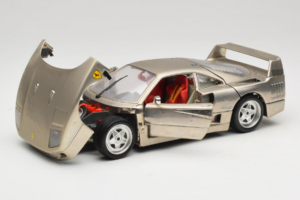 Ferrari F40 Dark Chrome Silver Kroymans Omejena Izdaja Bburago 1:18 3032-C2 Kovina – slika 2 od 8