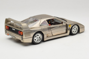 Ferrari F40 Dark Chrome Silver Kroymans Omejena Izdaja Bburago 1:18 3032-C2 Kovina – slika 3 od 8
