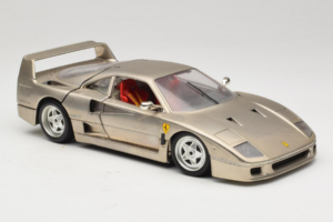 Ferrari F40 Dark Chrome Silver Kroymans Omejena Izdaja Bburago 1:18 3032-C2 Kovina – slika 6 od 8