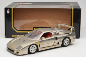 Ferrari F40 Dark Chrome Silver Kroymans Omejena Izdaja Bburago 1:18 3032-C2 Kovina – slika 8 od 8