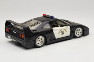 Ferrari F40 Highway Patrol Črn Bel Bburago 1:18 3022-H1 Kovina – slika 3 od 8