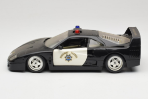 Ferrari F40 Highway Patrol Črn Bel Bburago 1:18 3022-H1 Kovina – slika 4 od 8