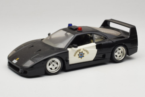 Ferrari F40 Highway Patrol Črn Bel Bburago 1:18 3022-H1 Kovina