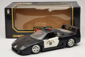 Ferrari F40 Highway Patrol Črn Bel Bburago 1:18 3022-H1 Kovina – slika 8 od 8
