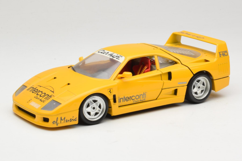 Ferrari F40 Interconti Car HiFi Rumen Bburago 1:18 3032-I1 Kovina