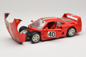 Ferrari F40 #40 Rdeč z Italijansko Zastavo Bburago 1:18 3032-P1 Kovina – slika 2 od 8