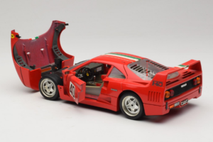 Ferrari F40 #40 Rdeč z Italijansko Zastavo Bburago 1:18 3032-P1 Kovina – slika 5 od 8