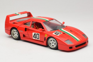 Ferrari F40 #40 Rdeč z Italijansko Zastavo Bburago 1:18 3032-P1 Kovina – slika 6 od 8