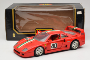 Ferrari F40 #40 Rdeč z Italijansko Zastavo Bburago 1:18 3032-P1 Kovina – slika 8 od 8