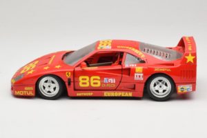 Ferrari F40 LM #86 Ch. Pozzi IMSA 24 Hours of Le Mans 1985 Rdeč Bburago 1:18 3332-P6 Kovina – slika 4 od 8