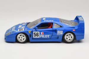 Ferrari F40 Pilot #56 Moder Bburago 1:18 3332-BL1 Kovina – slika 4 od 8
