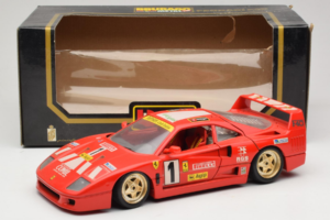 Ferrari F40 Pirelli Agip #1 Ferrari Club Italia Rdeč Bburago 1:18 3032-P2 Kovina – slika 8 od 8