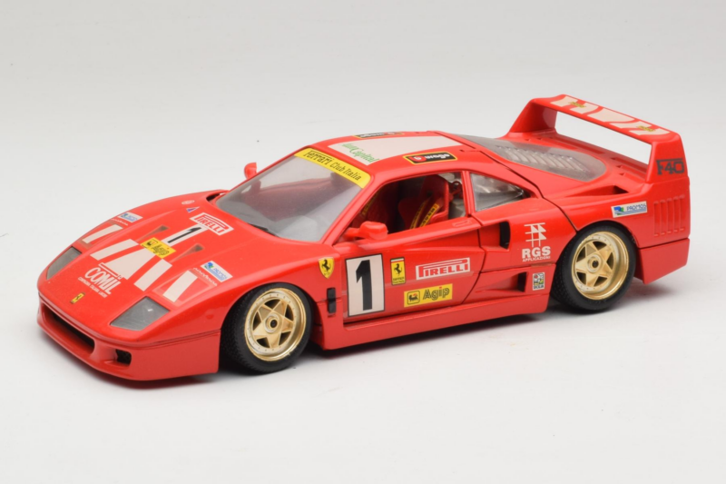 Ferrari F40 Pirelli Agip #1 Ferrari Club Italia Rdeč Bburago 1:18 3032-P2 Kovina