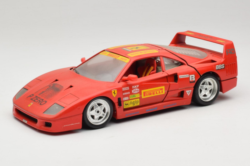 Ferrari F40 Pirelli BBS Rdeč Bburago 1:18 3032-P4 Kovina