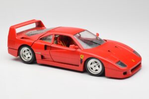 Ferrari F40 Rdeč Bburago 1:18 3032 Kovina – slika 6 od 8