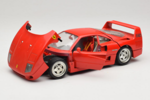 Ferrari F40 Rdeč Diamond Edition Bburago 1:18 3022-P1 Kovina – slika 2 od 8