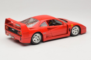 Ferrari F40 Rdeč Diamond Edition Bburago 1:18 3022-P1 Kovina – slika 3 od 8