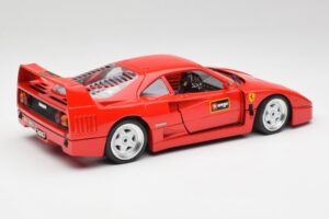 Ferrari F40 Rdeč Bburago 1:18 3332 Kovina – slika 3 od 8