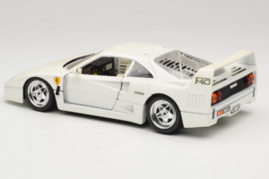 Ferrari F40 Bel Bburago 1:18 3332-W4 Kovina – slika 7 od 8