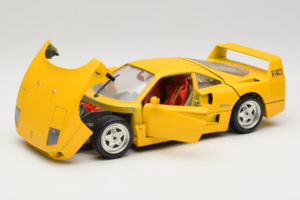 Ferrari F40 Rumen Bburago 1:18 3032-Y1 Kovina – slika 2 od 8
