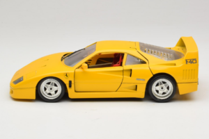 Ferrari F40 Rumen Bburago 1:18 3032-Y1 Kovina – slika 4 od 8