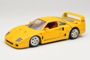 Ferrari F40 Rumen Bburago 1:18 3032-Y1 Kovina