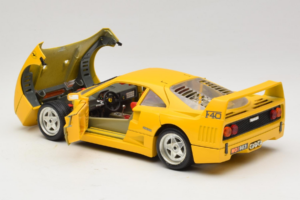 Ferrari F40 Rumen Bburago 1:18 3032-Y1 Kovina – slika 5 od 8