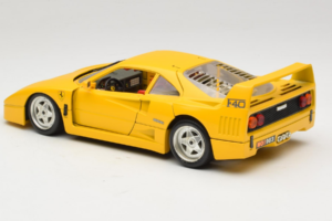 Ferrari F40 Rumen Bburago 1:18 3032-Y1 Kovina – slika 7 od 8