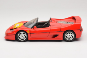 Ferrari F50 Kabriolet 50 Jahre Ferrari 24 Jahre Bburago FMC Rdeč Bburago 1:18 3352-P1 Kovina – slika 4 od 8