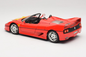 Ferrari F50 Kabriolet 50 Jahre Ferrari 24 Jahre Bburago FMC Rdeč Bburago 1:18 3352-P1 Kovina – slika 7 od 8
