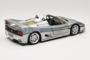 Ferrari F50 Kabriolet Chrome Silver Omejena Izdaja Hot Wheels 1:18 25741 Kovina – slika 3 od 8