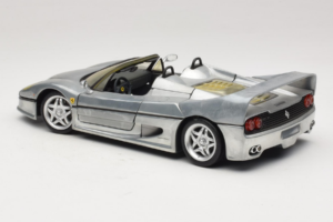 Ferrari F50 Kabriolet Chrome Silver Omejena Izdaja Hot Wheels 1:18 25741 Kovina – slika 7 od 8