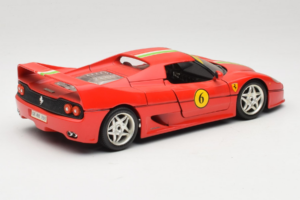 Ferrari F50 Coupe #6 Rdeč z Italijansko Zastavo Bburago 1:18 3382-P1 Kovina – slika 3 od 8