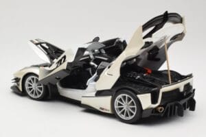 Ferrari FXX-K Evo #70 Bel Bburago 1:18 18-16012 Kovina – slika 5 od 8