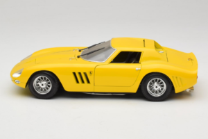 Ferrari 250 GTO Rumena Guiloy 1:18 67525 Kovina – slika 4 od 8