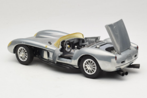 Ferrari Testa Rossa Chrome Silver Hot Wheels 1:18 25737 Kovina – slika 5 od 8