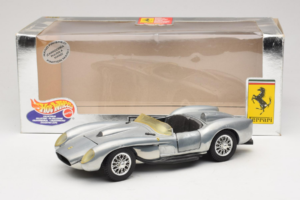 Ferrari Testa Rossa Chrome Silver Hot Wheels 1:18 25737 Kovina – slika 8 od 8