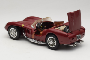 Ferrari Testa Rossa Temno Rdeč Shell Shell 1:18 40026 Kovina – slika 5 od 8