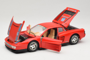 Ferrari Testarossa PPG Auto Refinish Rdeč Bburago 1:18 3039-P3 Kovina – slika 2 od 8